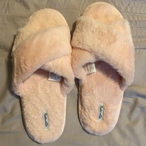 Splendid pink cross slippers - size M/L